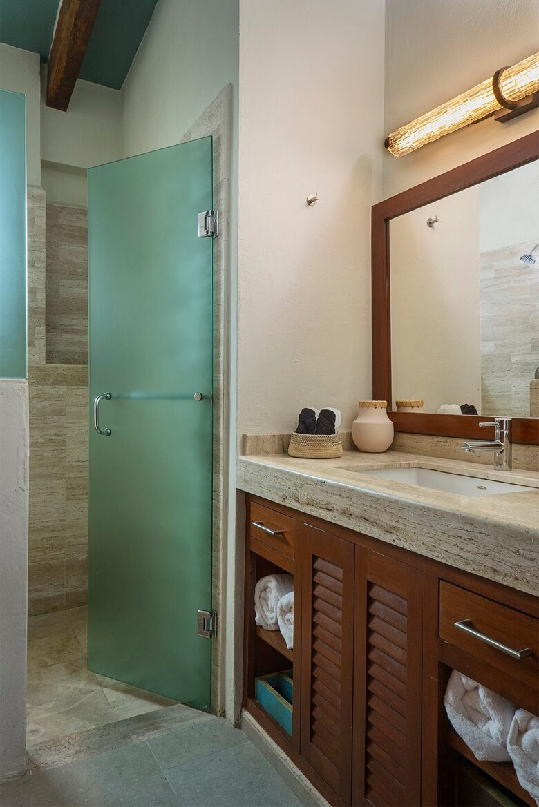 Luxe Caribbean Escape with Rooftop Views & Saltwater Pool - Isla Mujeres, Mexico