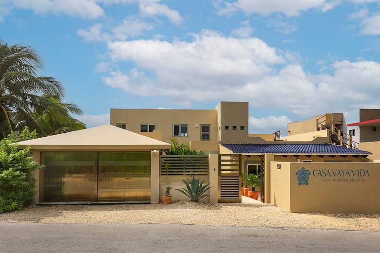 Luxe Caribbean Escape with Rooftop Views & Saltwater Pool - Isla Mujeres, Mexico