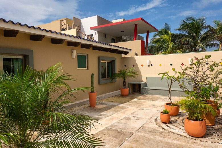 Luxe Caribbean Escape with Rooftop Views & Saltwater Pool - Isla Mujeres, Mexico