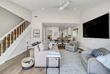 Contemporary Beachside Haven in the Heart of Newport Beach - Newport Beach, California
