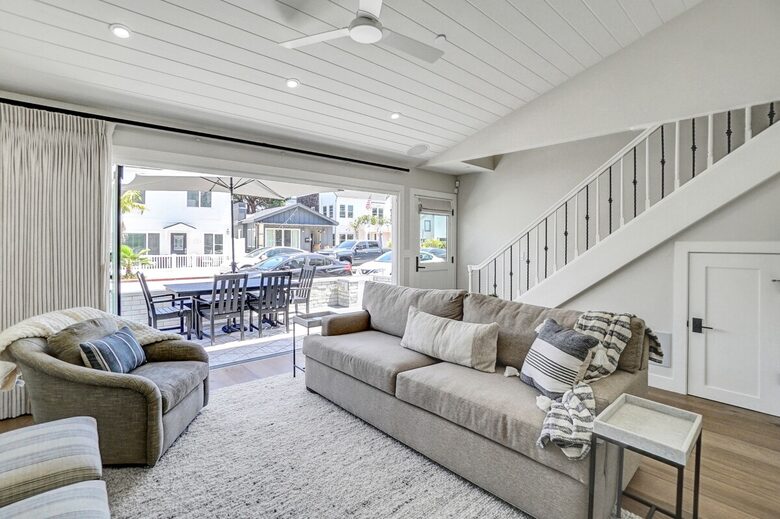 Contemporary Beachside Haven in the Heart of Newport Beach - Newport Beach, California