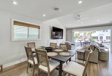 Contemporary Beachside Haven in the Heart of Newport Beach - Newport Beach, California