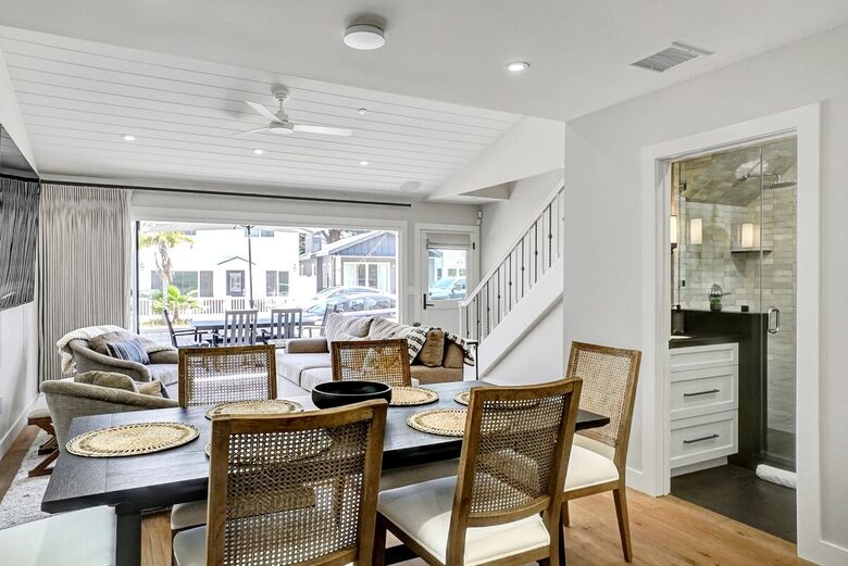 Contemporary Beachside Haven in the Heart of Newport Beach - Newport Beach, California