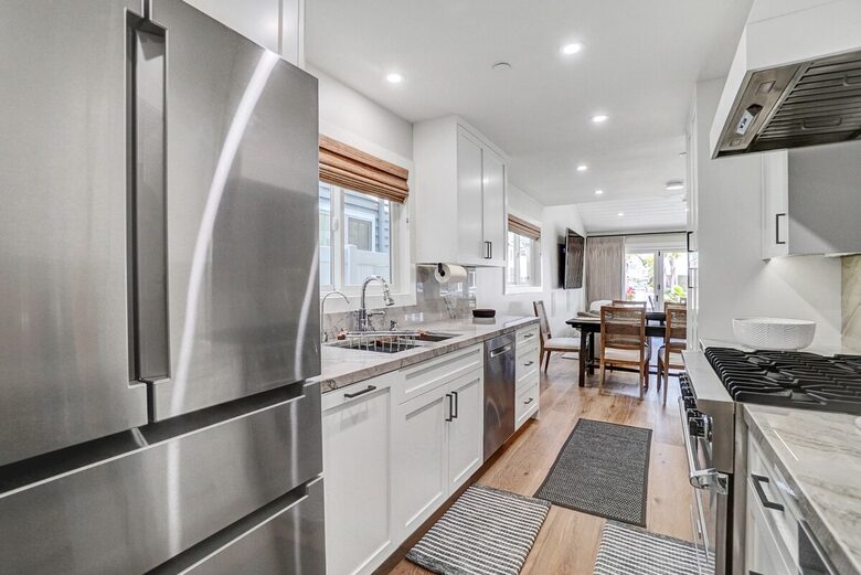 Contemporary Beachside Haven in the Heart of Newport Beach - Newport Beach, California