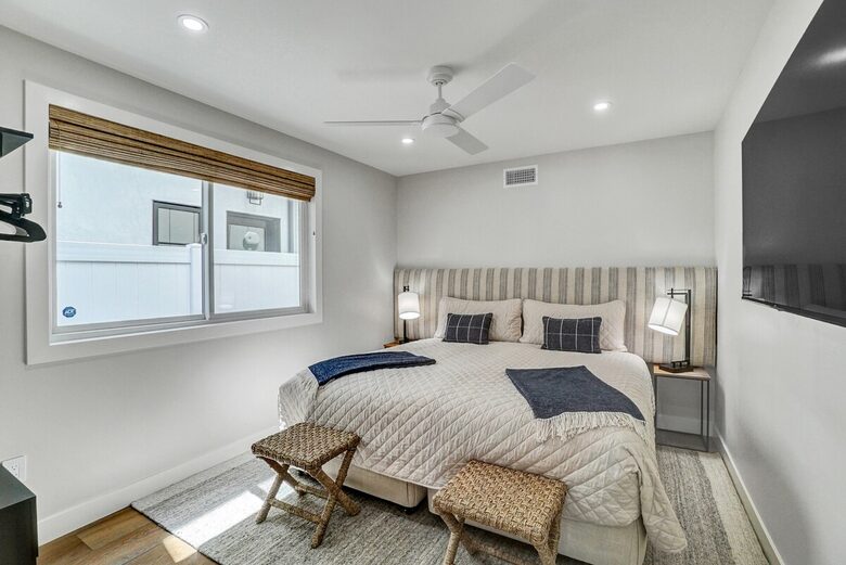Contemporary Beachside Haven in the Heart of Newport Beach - Newport Beach, California