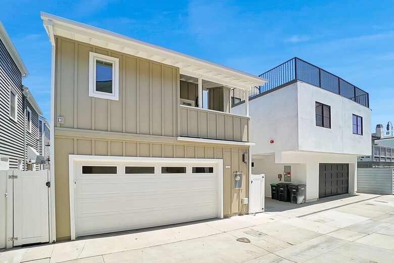Contemporary Beachside Haven in the Heart of Newport Beach - Newport Beach, California