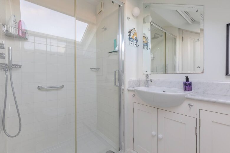 Delightful 2 Bed Cottage - London, United Kingdom