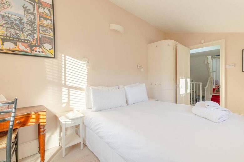 Delightful 2 Bed Cottage - London, United Kingdom