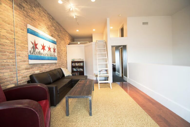Stunning Duplex Penthouse with Skyline Views in Wicker Park - Chicago, Illinois