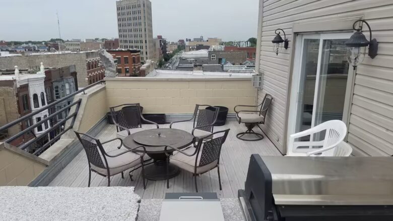 Stunning Duplex Penthouse with Skyline Views in Wicker Park - Chicago, Illinois