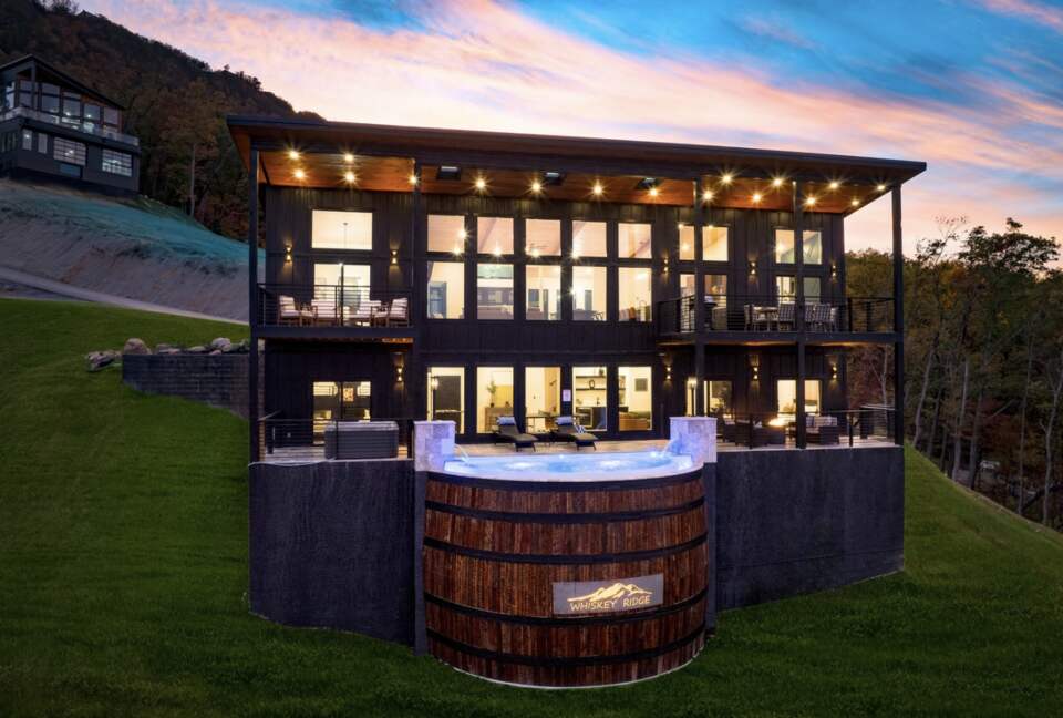 Whiskey Ridge - Sevierville, Tennessee