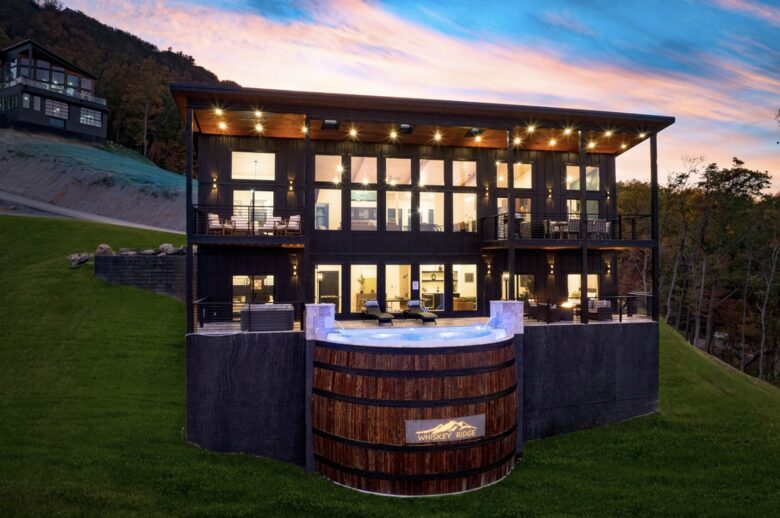 Whiskey Ridge - Sevierville, Tennessee