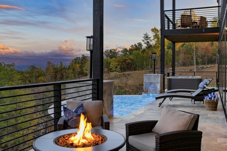 Whiskey Ridge - Sevierville, Tennessee