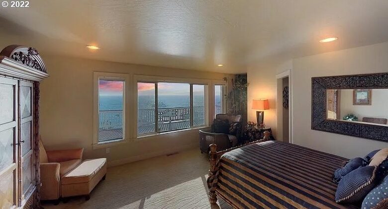 Rocky Waves Ocean Front Luxury Retreat - Brookings, Oregon