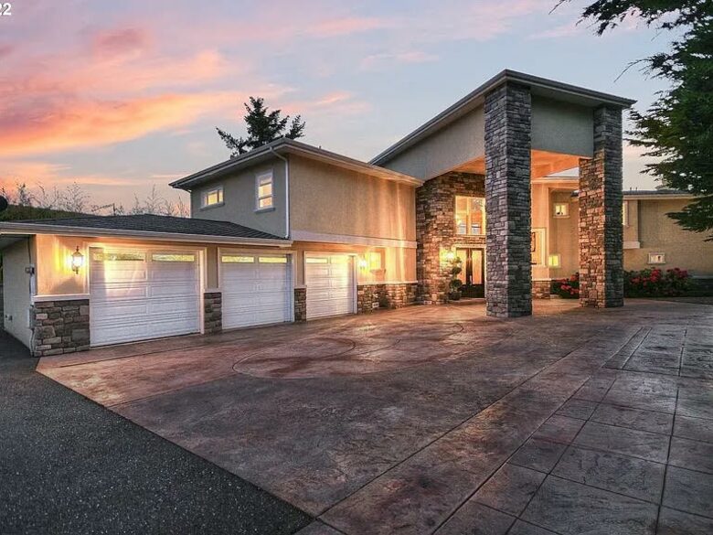 Rocky Waves Ocean Front Luxury Retreat - Brookings, Oregon