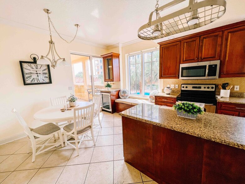 Luxurious 4 bedroom condo at Minorca - New Smyrna Beach, Florida