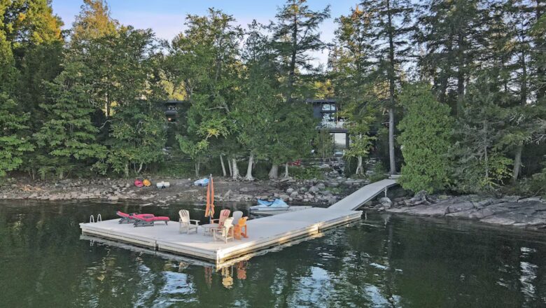 Kennisis Lake Cottage - Haliburton, Canada