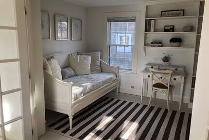Classic Nantucket Retreat Near Historic Downtown - Nantucket, Massachusetts