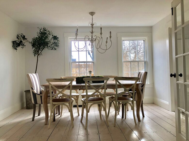 Classic Nantucket Retreat Near Historic Downtown - Nantucket, Massachusetts