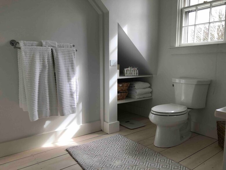 Classic Nantucket Retreat Near Historic Downtown - Nantucket, Massachusetts