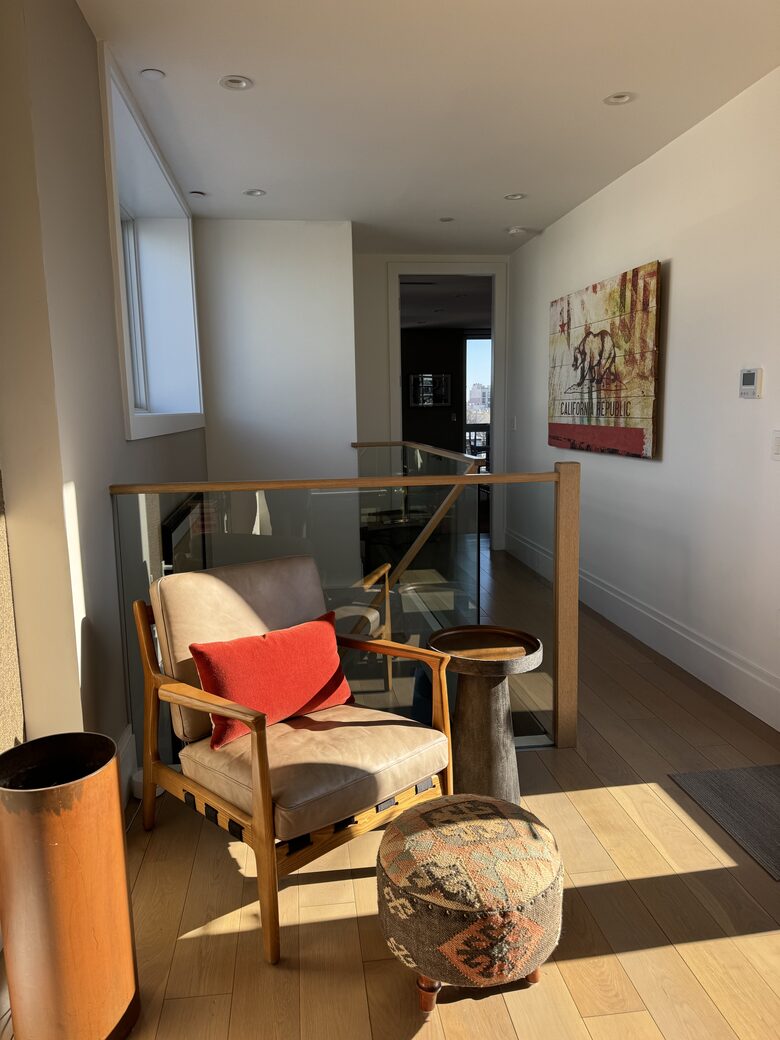 Office/seating area 2nd fl with terrace. NYC and sunset views.