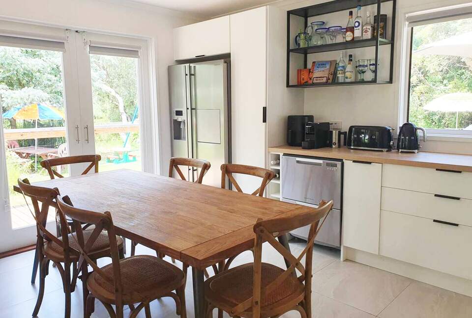 90 Mile Beach Luxury Escape - The Honeysuckles, Australia