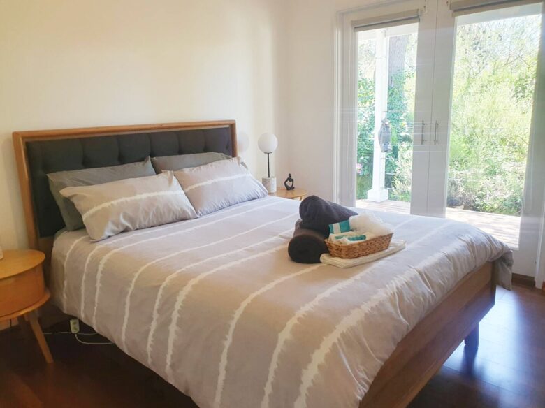90 Mile Beach Luxury Escape - The Honeysuckles, Australia