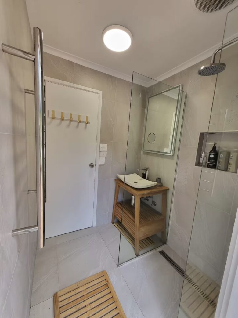 90 Mile Beach Luxury Escape - The Honeysuckles, Australia