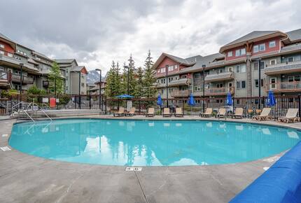 Cozy Mountain Escape in the Heart of Canmore - Canmore, Canada