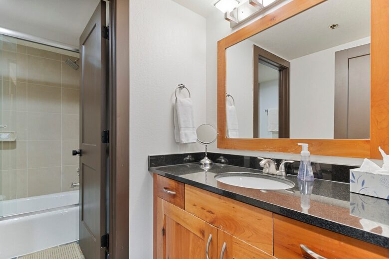 Deer Valley Luxury Ski-Out | Silver Lake Village - Park City, Utah