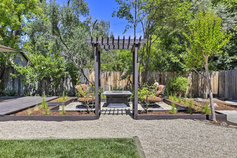 Napa Valley Haven with Vineyard Views - Napa, California