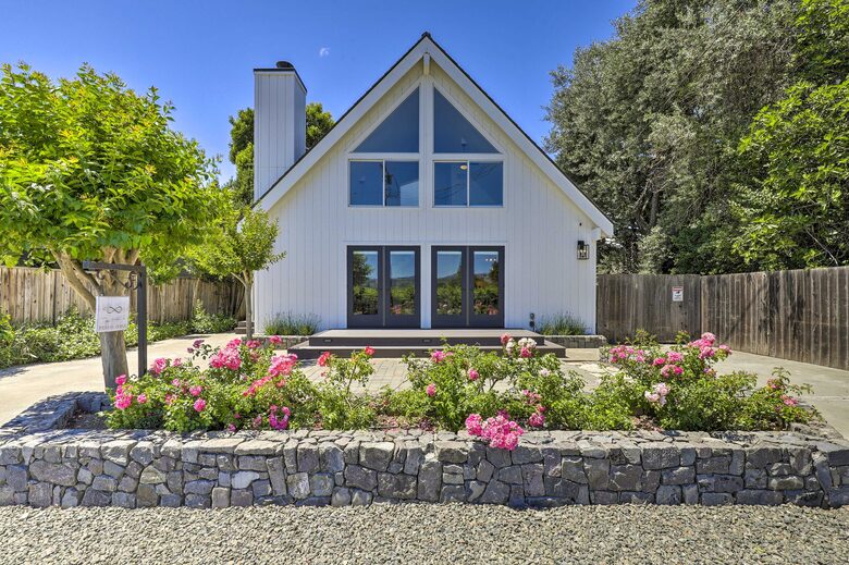 Napa Valley Haven with Vineyard Views - Napa, California