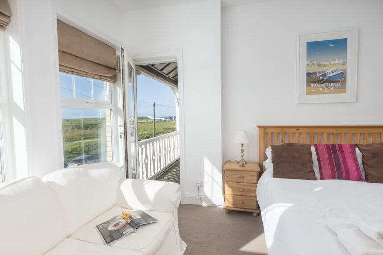 Foreshore | Large Golf and Family Home - Bude, United Kingdom