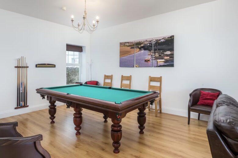 Foreshore | Large Golf and Family Home - Bude, United Kingdom
