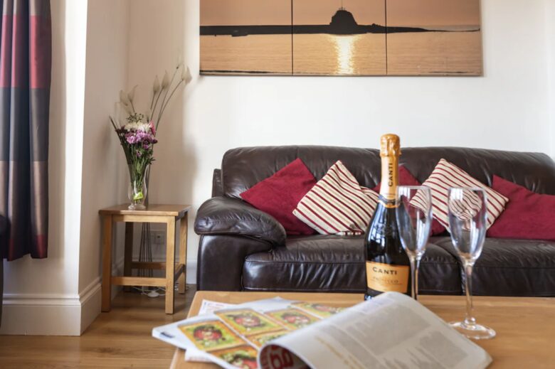 Foreshore | Large Golf and Family Home - Bude, United Kingdom