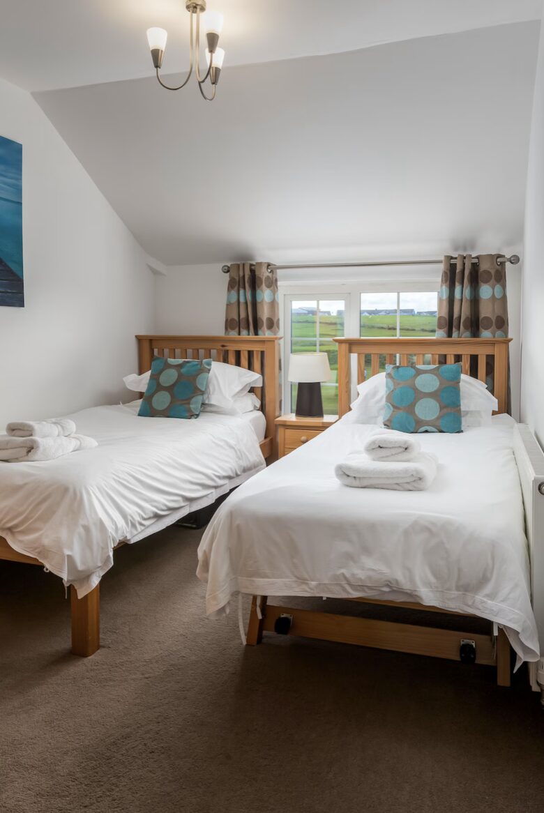Foreshore | Large Golf and Family Home - Bude, United Kingdom
