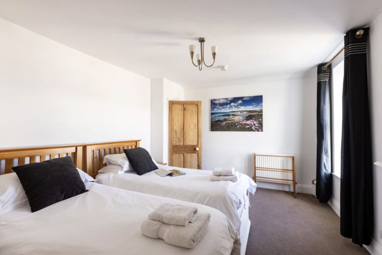 Foreshore | Large Golf and Family Home - Bude, United Kingdom