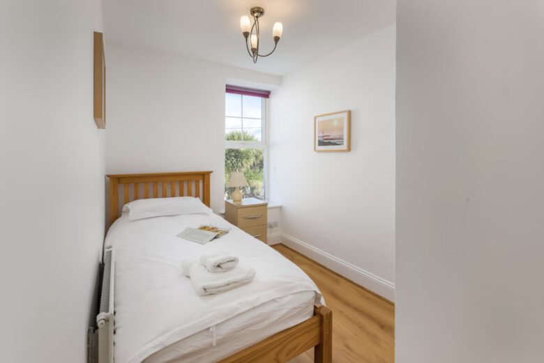 Foreshore | Large Golf and Family Home - Bude, United Kingdom