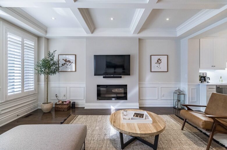 Executive Suburban Townhouse - Etobicoke, Canada