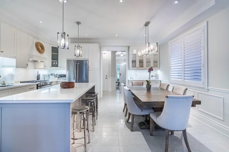 Executive Suburban Townhouse - Etobicoke, Canada