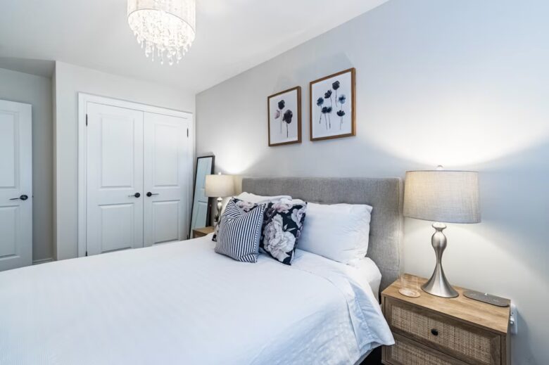 Executive Suburban Townhouse - Etobicoke, Canada