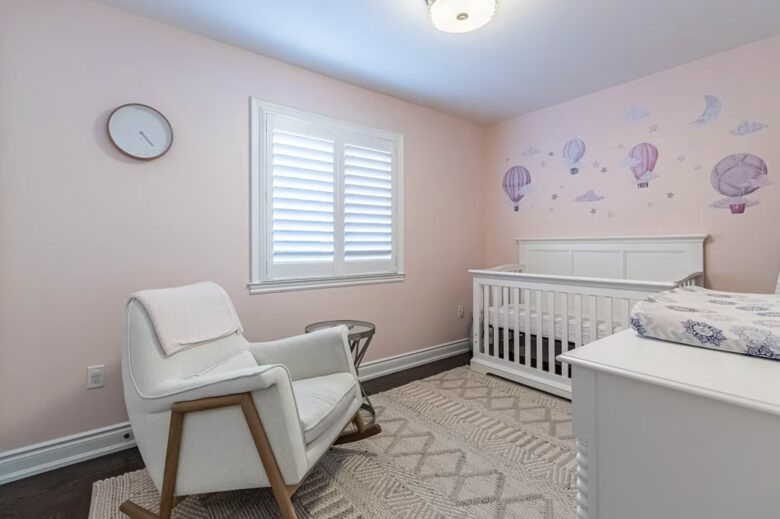 Executive Suburban Townhouse - Etobicoke, Canada