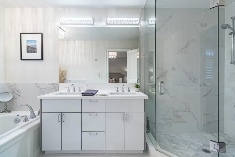 Executive Suburban Townhouse - Etobicoke, Canada