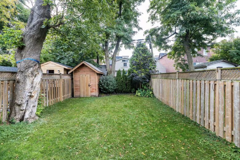Executive Suburban Townhouse - Etobicoke, Canada