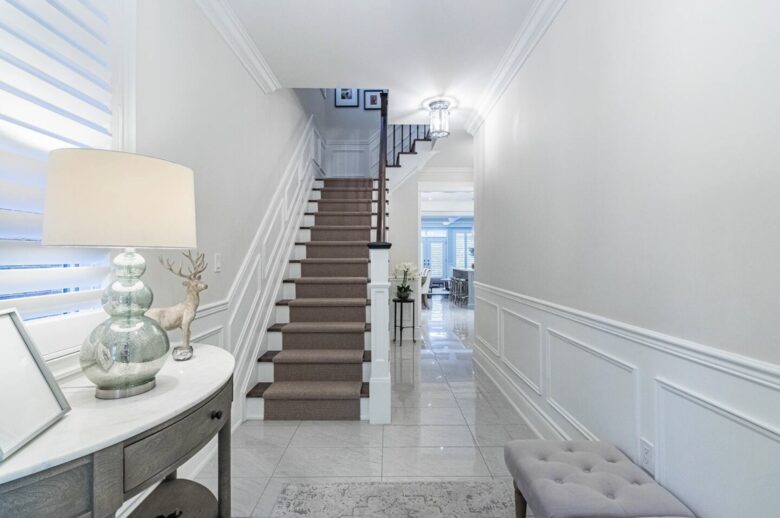 Executive Suburban Townhouse - Etobicoke, Canada