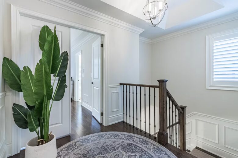 Executive Suburban Townhouse - Etobicoke, Canada