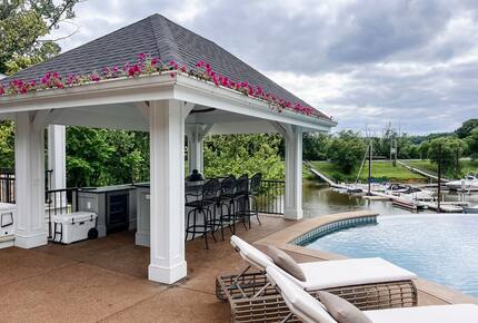 The Boathouse | A Peaceful Paradise - Goshen, Kentucky