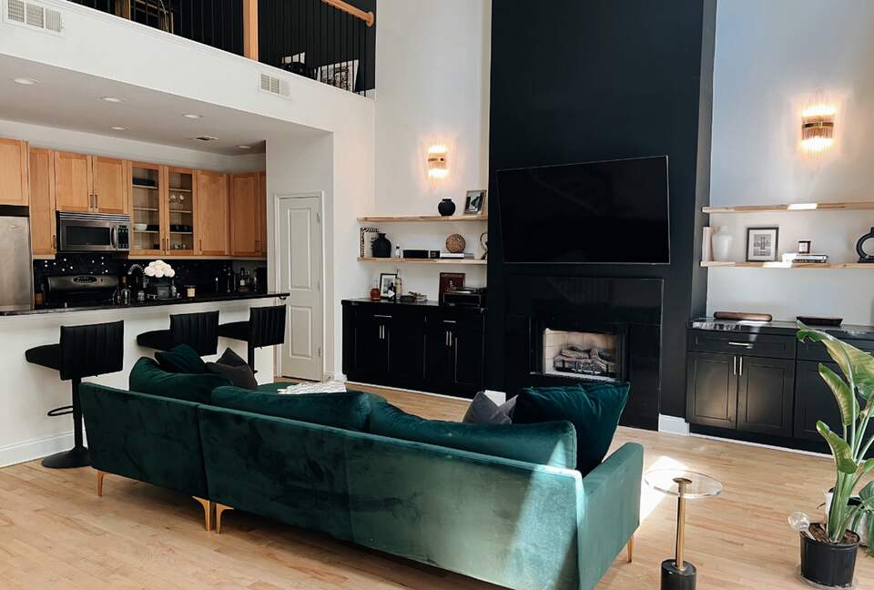 Modern Townhome with Community Pool | 20 minutes from Downtown - Norcross, Georgia