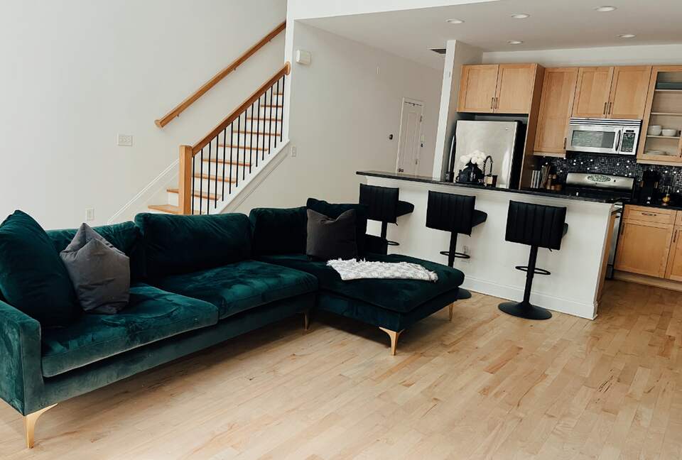 Modern Townhome with Community Pool | 20 minutes from Downtown - Norcross, Georgia