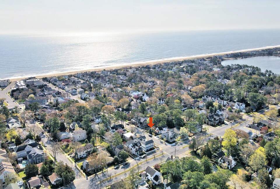 Rehoboth Beach Home 5 Minute Walk from the Ocean - Rehoboth Beach, Delaware